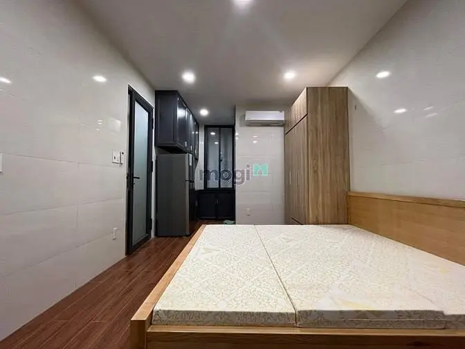 Khai Trương Căn Hộ Mới Xây Full Nội Thất, Ban Công Ngay Nguyễn Oanh