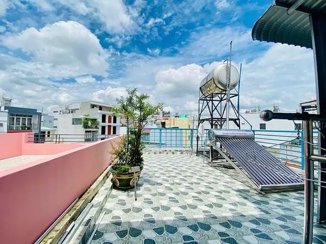 Hẻm Xe Hơi - Căn Góc Thoáng Mát - Dân Trí Tốt - 70M2 - Lâm Văn Bền