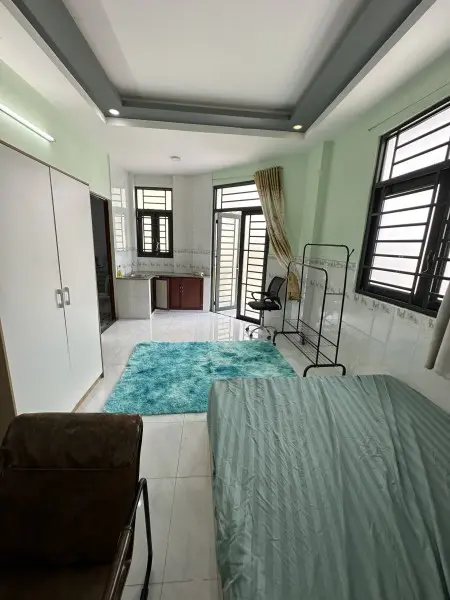 Phòng Full Nội Thất Ban Công Cửa Sổ