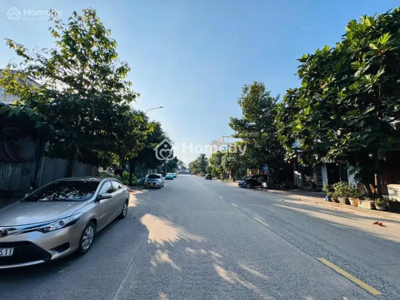 Nhà Mặt Tiền Vincom Dĩ An – Đường 20M-75M² Giá 7 Tỷ (~93.3Tr/M²) –