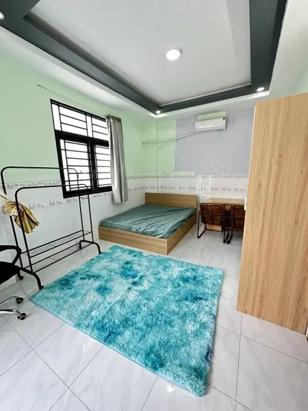 Phòng Full Nội Thất Ban Công Cửa Sổ