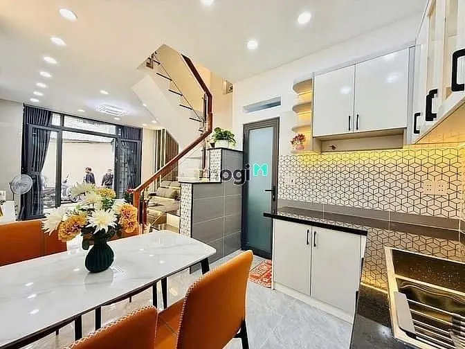 Bán Nhà Phạm Văn Hai, P5, Tân Bình, 3,1 Tỷ, Sổ Riêng, Đủ Tiện Ích