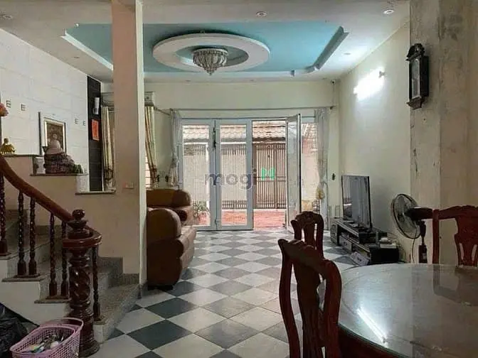 Hoàng Hoa Thám – Ba Đình – Ô Tô – 102 M – 5 T – Mt 5 M – Giá 20.3 Tỷ.