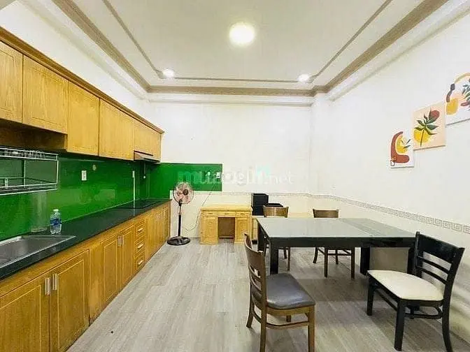 Bán Nhà Cực Êm Lê Hồng Phong, P2, Quận 5, 2,65 Tỷ, Sổ Riêng, Tiện Ích