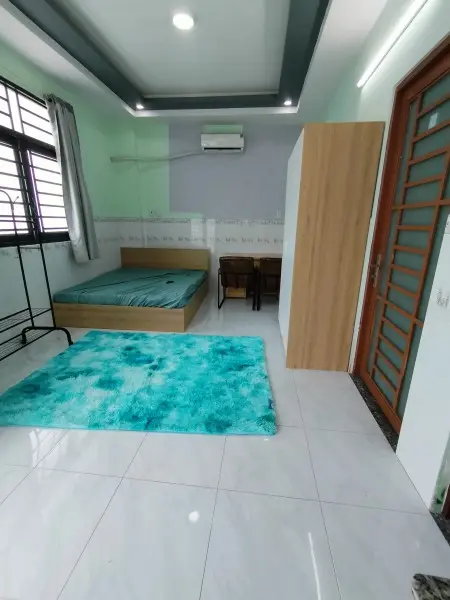 Phòng Full Nội Thất Ban Công Cửa Sổ