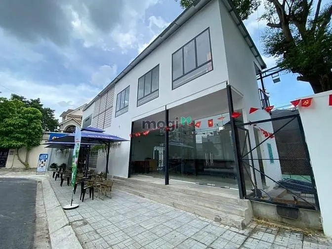 Mặt Bằng Kính Trống Suốt Đẹp - 9X4,5M, Nhánh Quốc Hương. Giá 38Tr/Th