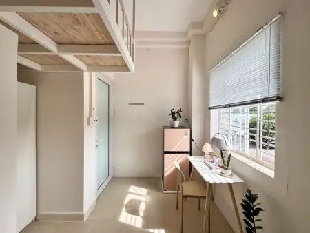 Cho Thuê Phòng Trọ Giá Rẻ Dạng Duplex(Có Gác) Cửa Sổ Lớn Ngay Go! Miền Đông, Công Viên Lê Thị Riêng