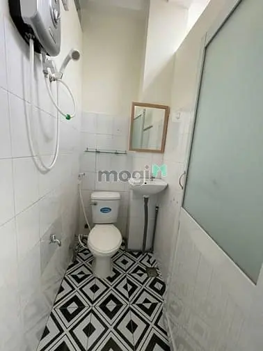 Cho Thuê 1 Phòng Ngủ Ngay Trần Bình Trọng Gần Dh Văn Lang Cs2