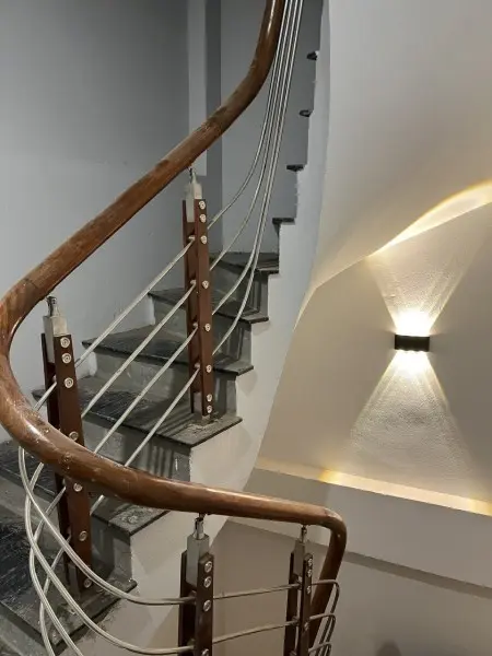 Cho Thuê Căn Hộ Tầng 3 Nhà Mặt Đường Có Thang Máy, Gần Trường Học, Chợ,