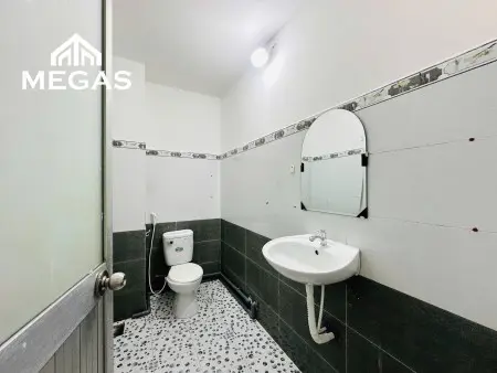 Phòng Mới Xây Máy Lạnh, Cửa Sổ Trời, Ngay Đại Học Công Thương Giá 4Tr