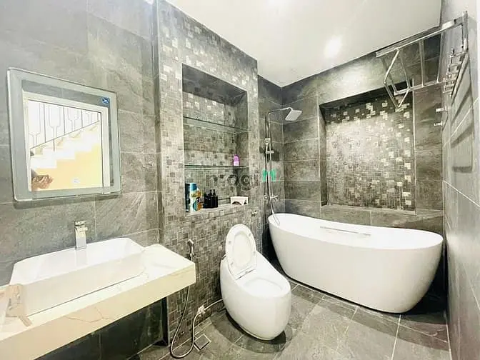 Cho Thuê Nhà Nguyên Căn - Mặt Tiền Sư Vạn Hạnh , P12, Q10