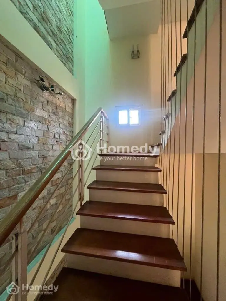 Bán Nhà 5 Tầng - Phố Lạc Long Quân Giá 9,89 Tỷ.