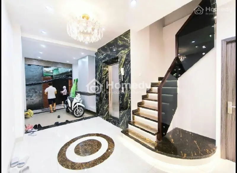 Siêu Phẩm Lò Đúc 52M / Full Nội Thất/ Thang Máy/ Ô Tô Đỗ Cửa