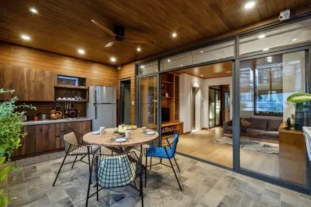 Căn Hộ Cao Cấp - Trung Tâm Bình Thạnh - Đầy Đủ Tiện Nghi