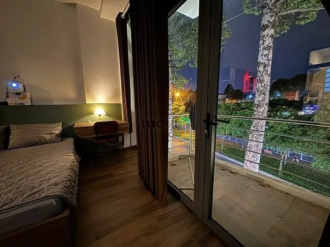 Căn Hộ Tách Bếp Ban Công View Sông Cực Chill Ngay Bờ Kè Hoàng Sa