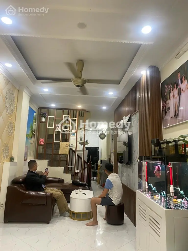 Bán Nhà Lĩnh Nam Hoàng Mai ,Giá 6Tỷ .Ngõ Oto Đỗ Cửa