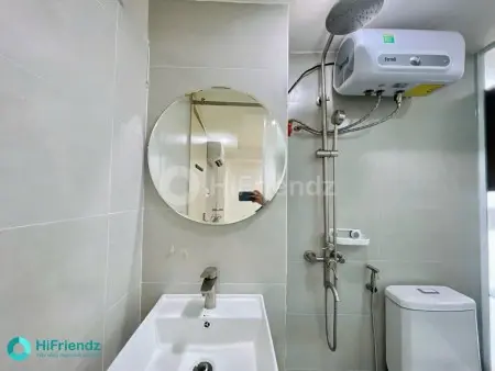 Cho Thuê Phòng Ban Công - Mặt Tiền Thang Máy - Bảo Vệ 24/7 Quận 3 Gần Công Trường Dân Chủ