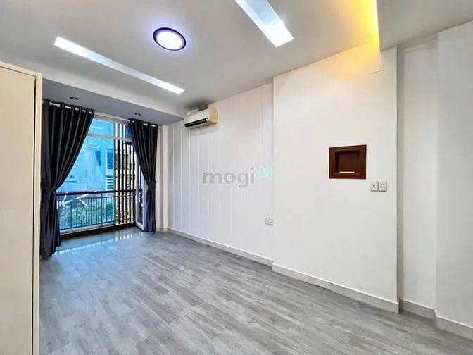 Studio Nội Thất Cơ Bản, Gần Đh Văn Hiến, Có Bancol Ngay Luỹ Bán Bích