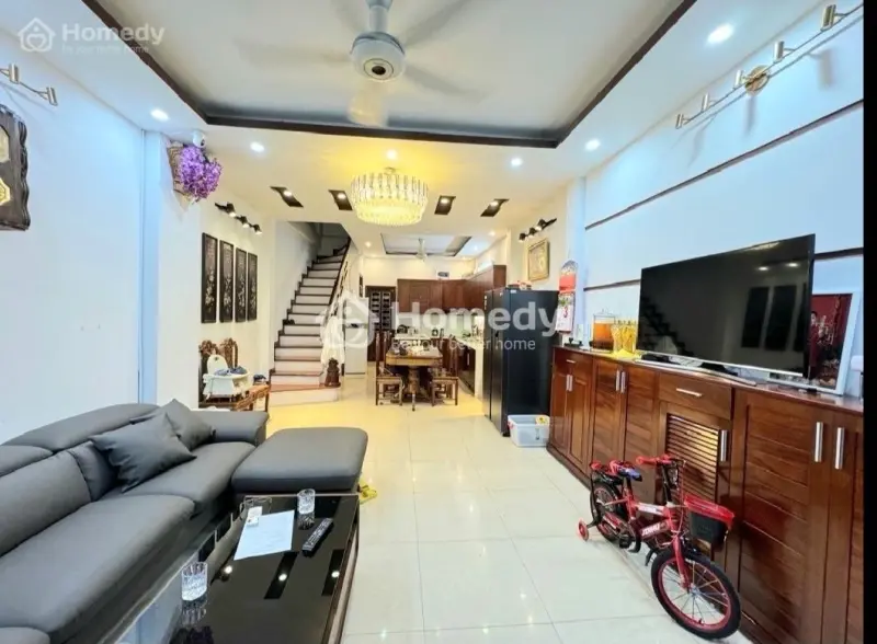 Hoàng Văn Thái 47M/ Full Nội Thất/ Sổ Phân Lô/ Ô Tô Đỗ Cửa/ 10 M Ra Phố