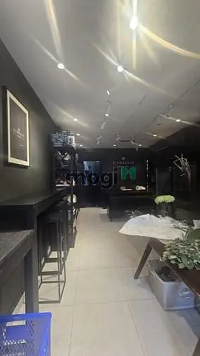 Bán Nhà Mt Thụt Bùi Thị Xuân Q.1 - Ngang 4M Nở Hậu 4,2M X 20M