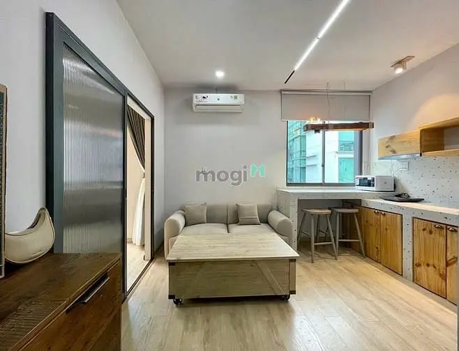 Căn Hộ Chung Cư Mini 1 Phòng Ngủ Cửa Sổ Thoáng Gần Vòng Xoay Dân Chủ