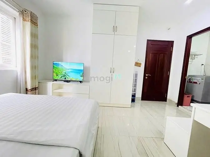 Studio Full Nội Thất Máy Giặt Riêng Cửa Sổ Lớn Gần Cầu Công Lý