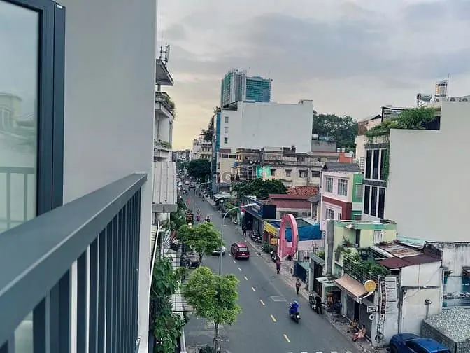 Căn Hộ 1Pn Sàn Gỗ Ban Công Full Nội Thất Máygiặtriêng Gần Chợ Bếnthành