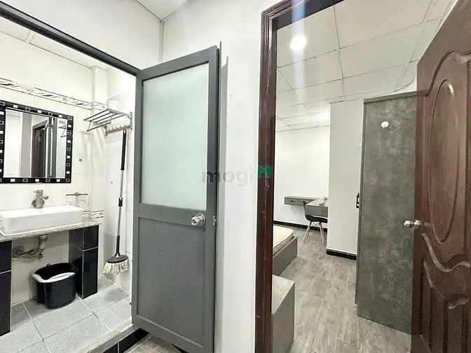 Căn Hộ 1 Phòng Ngủ Ban Công Thoáng Rộng Hơn 30M2 Gần Chợ Bà Chiểu