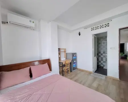 Cho Thuê Phòng Trọ Cửa Sổ Siêu To Siêu Thoáng-Thang Máy-Free Xe- Ngay Cầu Kiệu, Chợ Tân Đình,