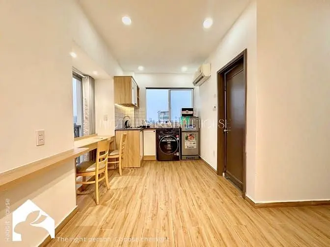 Căn Hộ 2Pn Full Nội Thất Gỗ Máy Giặt Riêng Ban Công Khu Tân Định