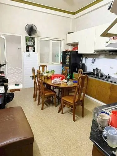 Dt : 4X18, 3 Lầu, 5Pn, 22 Triệu, Mặt Tiền Văn Cao