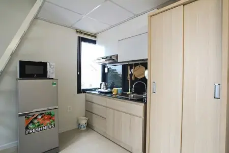 Cho Thuê Phòng Trọ Cao Cấp, Full Nội Thất Gác Cao, Ban Công, Vị Trí Đẹp Ngay Chân Cầu Sài Gòn