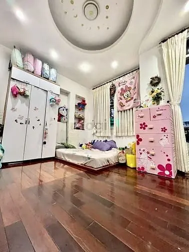 Q1-Lê Thị Riêng- Hẻm Xe Hơi Thông- Cách Mặt Tiền 100M- 5 Tầng 5Pn