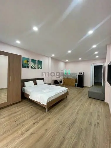 Căn Hộ Cao Cấp Ban Công Lớn Thoáng Mát Ngay Mặt Tiền Trung Tâm Quận 1