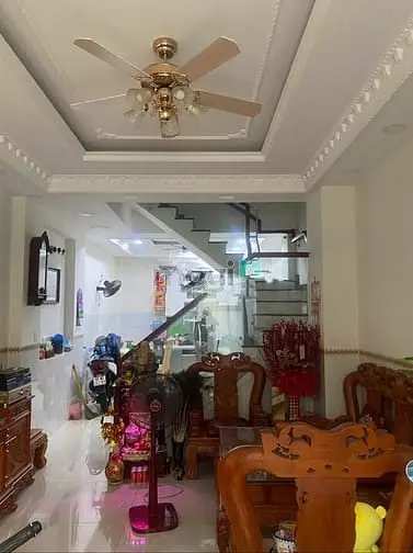 Bán Nhà Giá Mềm Phạm Văn Hai, P5, Tân Bình, 2,65 Tỷ, Sổ Hồng Riêng !!