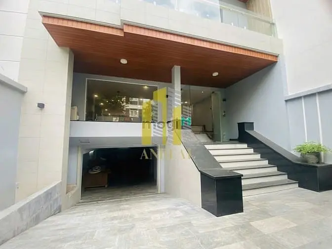 Nhà Sàn Trống Đường Tạ Hiện Phù Hợp Làm Văn Phòng Giá 48 Triệu