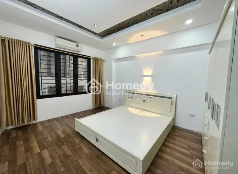 6,5 Tỷ Có Ngay Nhà 5 Tầng Lĩnh Nam – Ngõ Rộng Thoáng – Ở Sướng Thực Sự