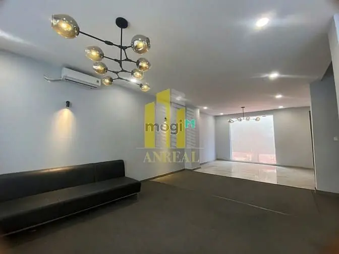 Nhà Sàn Trống Đường Tạ Hiện Phù Hợp Làm Văn Phòng Giá 48 Triệu