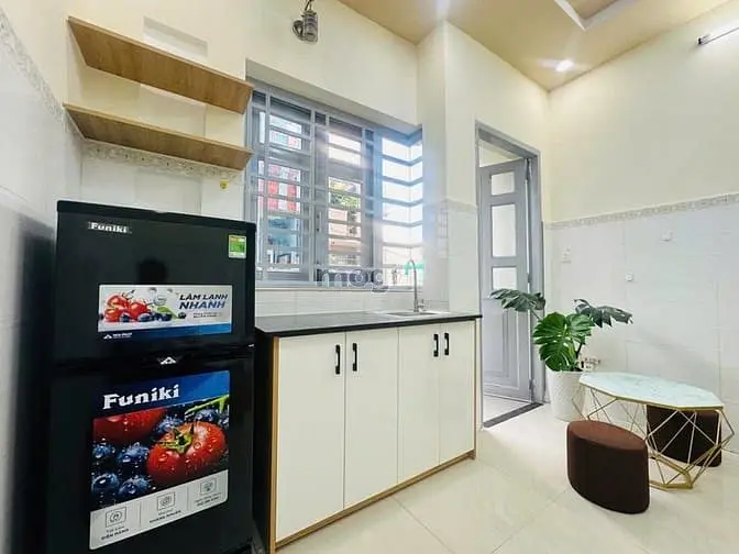 Phòng Giá Rẻ Gần Đh Kinh Tế Nguyễn Tri Phương, Ban Công Full Nội Thất