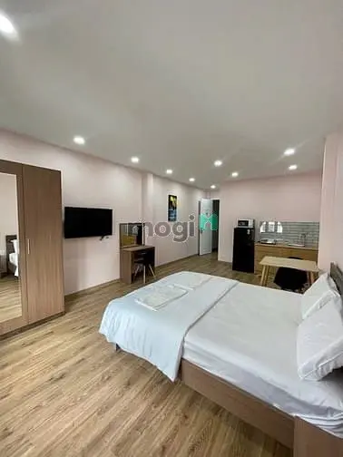 Căn Hộ Cao Cấp Ban Công Lớn Thoáng Mát Ngay Mặt Tiền Trung Tâm Quận 1