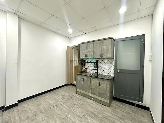 Căn Hộ 1 Phòng Ngủ Ban Công Thoáng Rộng Hơn 30M2 Gần Chợ Bà Chiểu