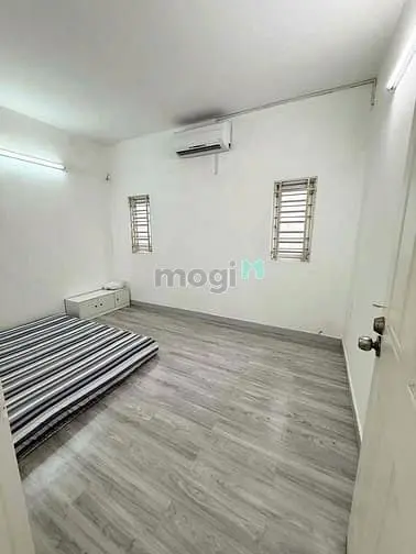 Nhà Cho Thuê: Mt Lạc Long Quân Q11, (5X14M), 22Tr