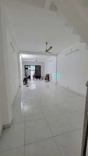 Góc Mt 3/2 - Nguyễn Chí Thanh Q11, (4.5X18M 3L), 25Tr