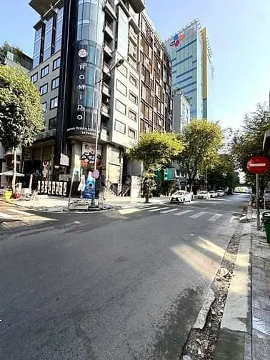 Hẻm Xe Hơi Quận 1 Lê Thánh Tôn