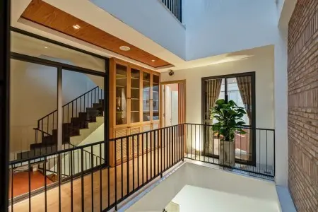 Cho Thuê Căn Hộ 1 Phòng Ngủ Full Nội Thất – Ban Công, Thang Máy, Trung Tâm Tân Bình