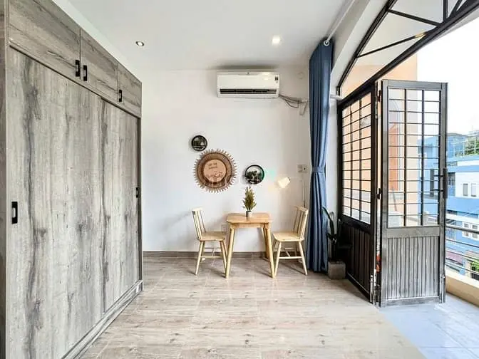 Căn Hộ 1 Phòng Ngủ 35M2 Ban Công Thoáng Mát Ngay Mặt Tiền Chu Văn An