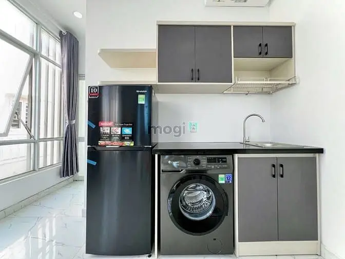 Cho Thuê Căn Hộ 1Pn Ban Công Giáp Quận 3 Ngay Cmt8