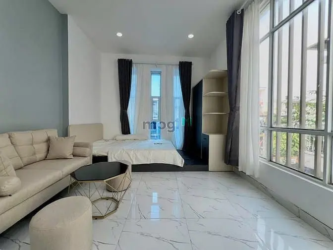 Cho Thuê Căn Hộ 1Pn Ban Công Giáp Quận 3 Ngay Cmt8