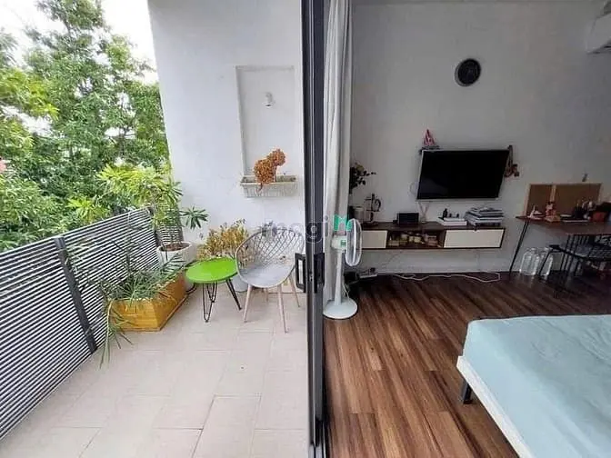 Trống Sẳn Studio Full Nội Thất Bancol Ngay Nguyễn Trọng Tuyển