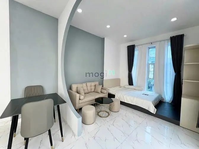 Cho Thuê Căn Hộ 1Pn Ban Công Giáp Quận 3 Ngay Cmt8
